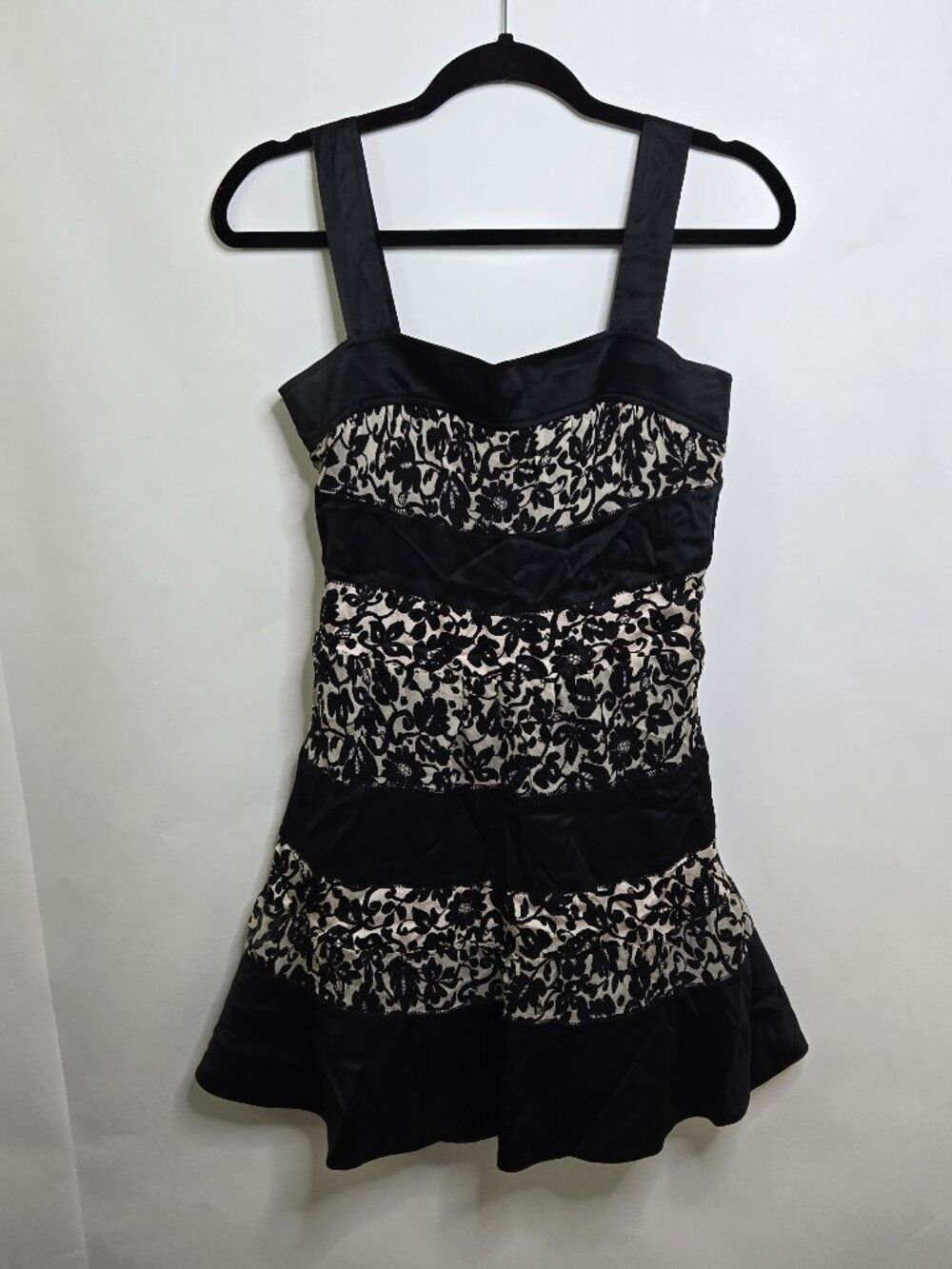 Diane Von Furstenberg Abby Dress 4 100% Silk Stripe Floral Lace Tiered DVF